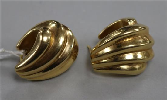 A pair of Italian 18ct gold fluted earrings, 19mm.